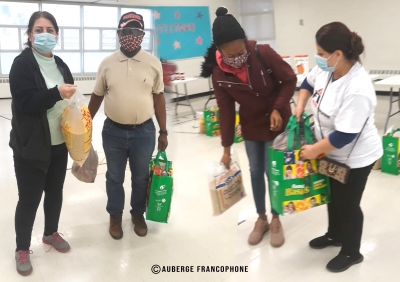 Croix rouge : Assistance des communautés avec des paniers de nourriture