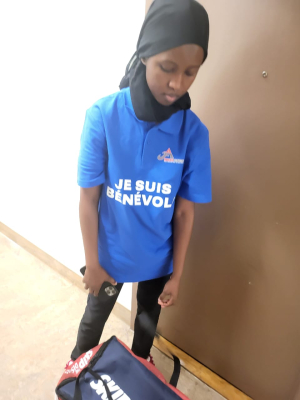 Lors de la distribution de repas chauds par les bénévoles de l'Auberge Francophone 